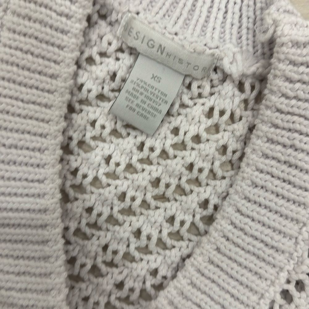 Design History White Button-Up Women's Cardigan - Picture 7 of 12